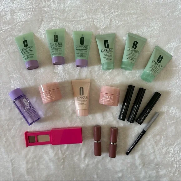 Clinique Makeup and Skincare Set - Picture 1 of 3